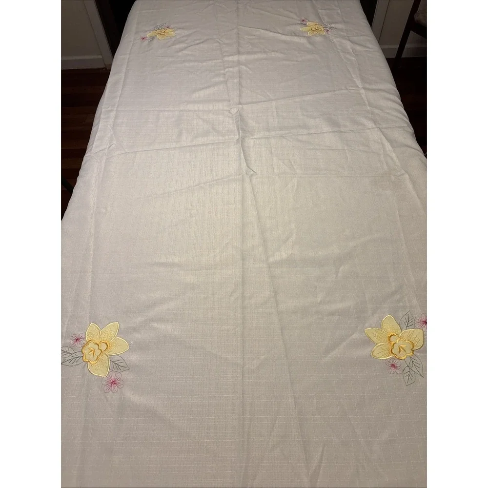 Embroidered Easter Table Cloth Poly Satin Daffodils Easter Eggs 58